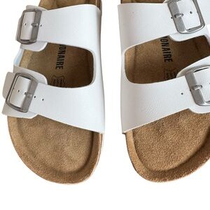 Cushionaire Lane Cork Footbed White Sandals Birkenstock Style Women’s 7